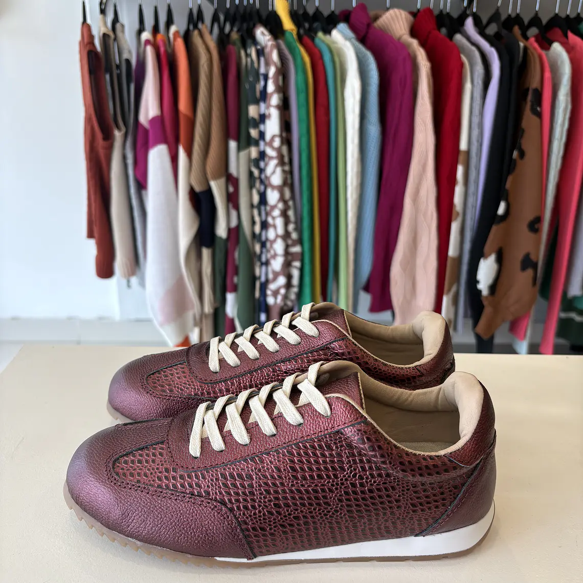 Tenis Alma Vino 1