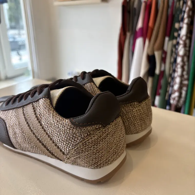 Tenis Victoria Café 4