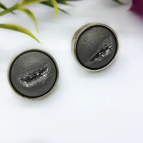 Drusa metalizada (aretes)