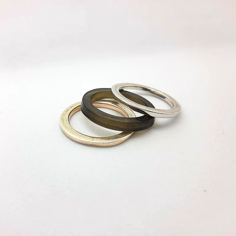 Saturno (argollas de plata y acrilico)