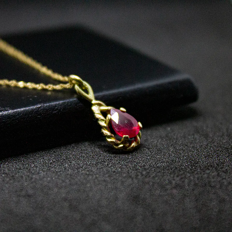 Rubí Oro (collar) 1