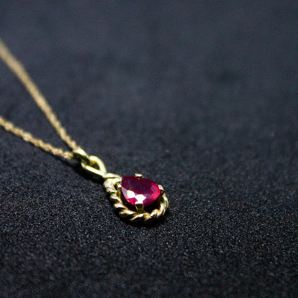 Rubí Oro (collar) 2