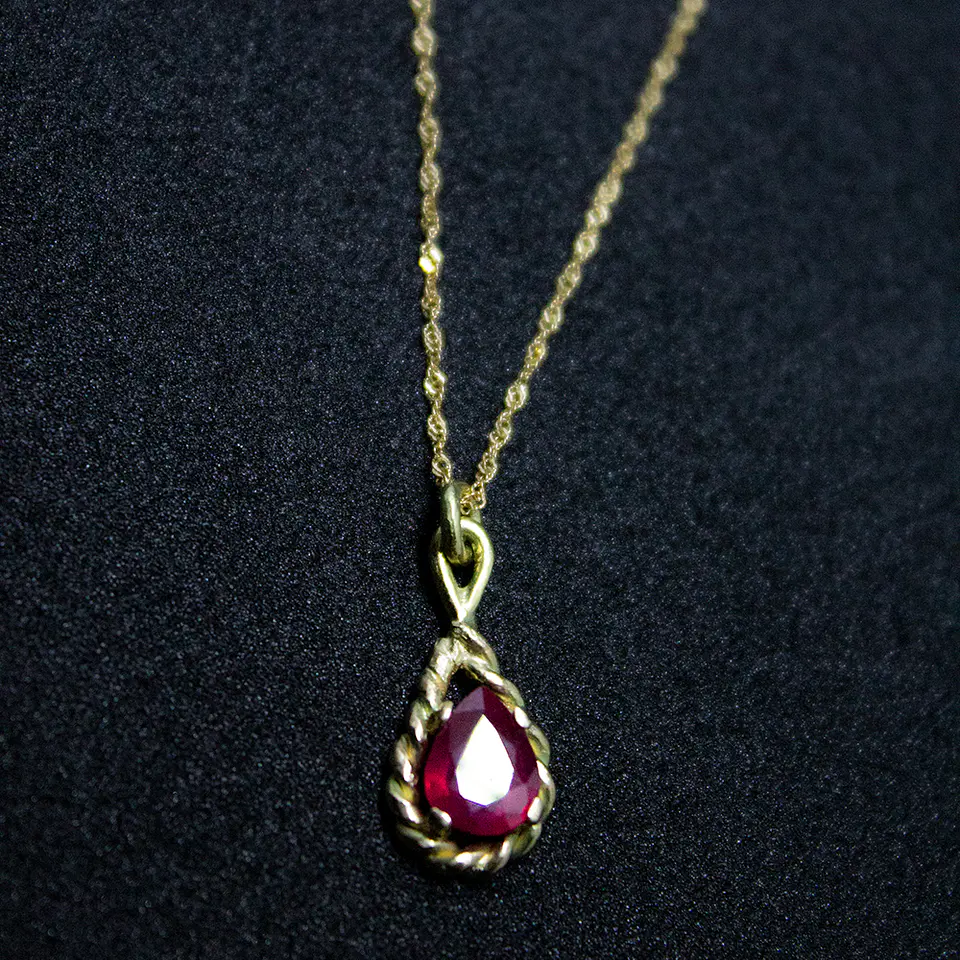 Rubí Oro (collar) 3