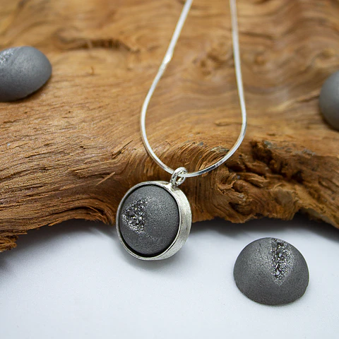 Drusa metalizada pequeña (Collar)