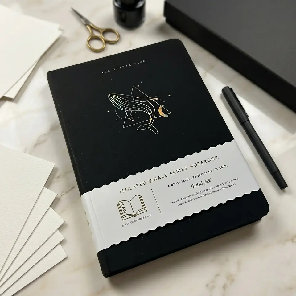 Cuaderno de hojas negras Whale Series. Para marcadores metalizados. 1