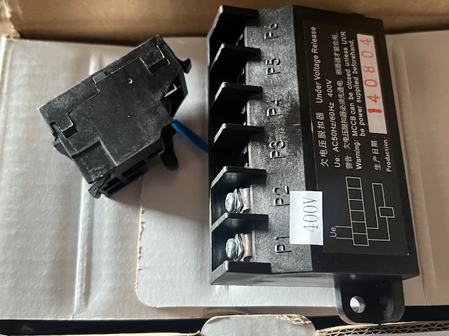 Bobina bajo voltaje lado izquierdo CB125/CE125, 400 VAC