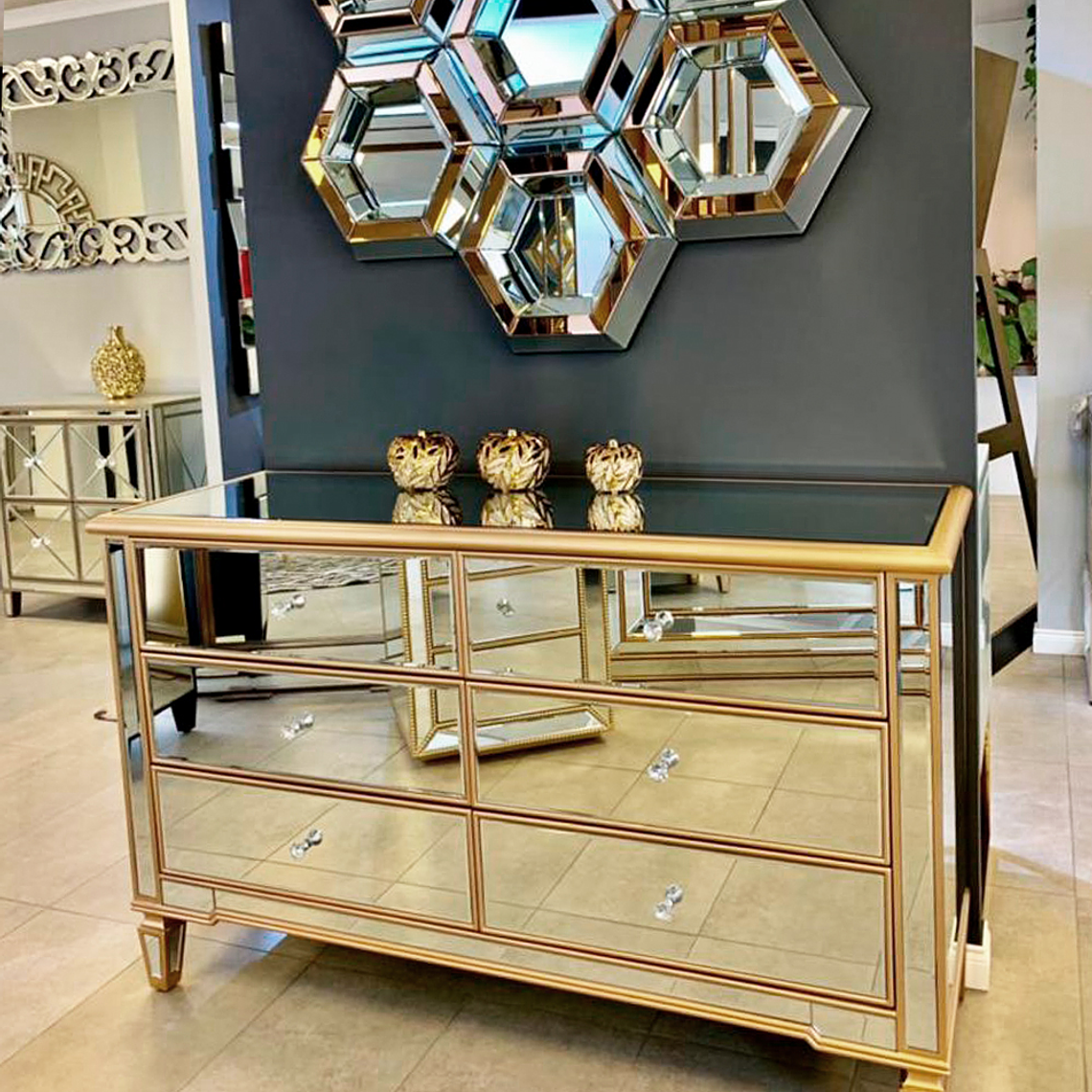 Cómoda Florentina 2