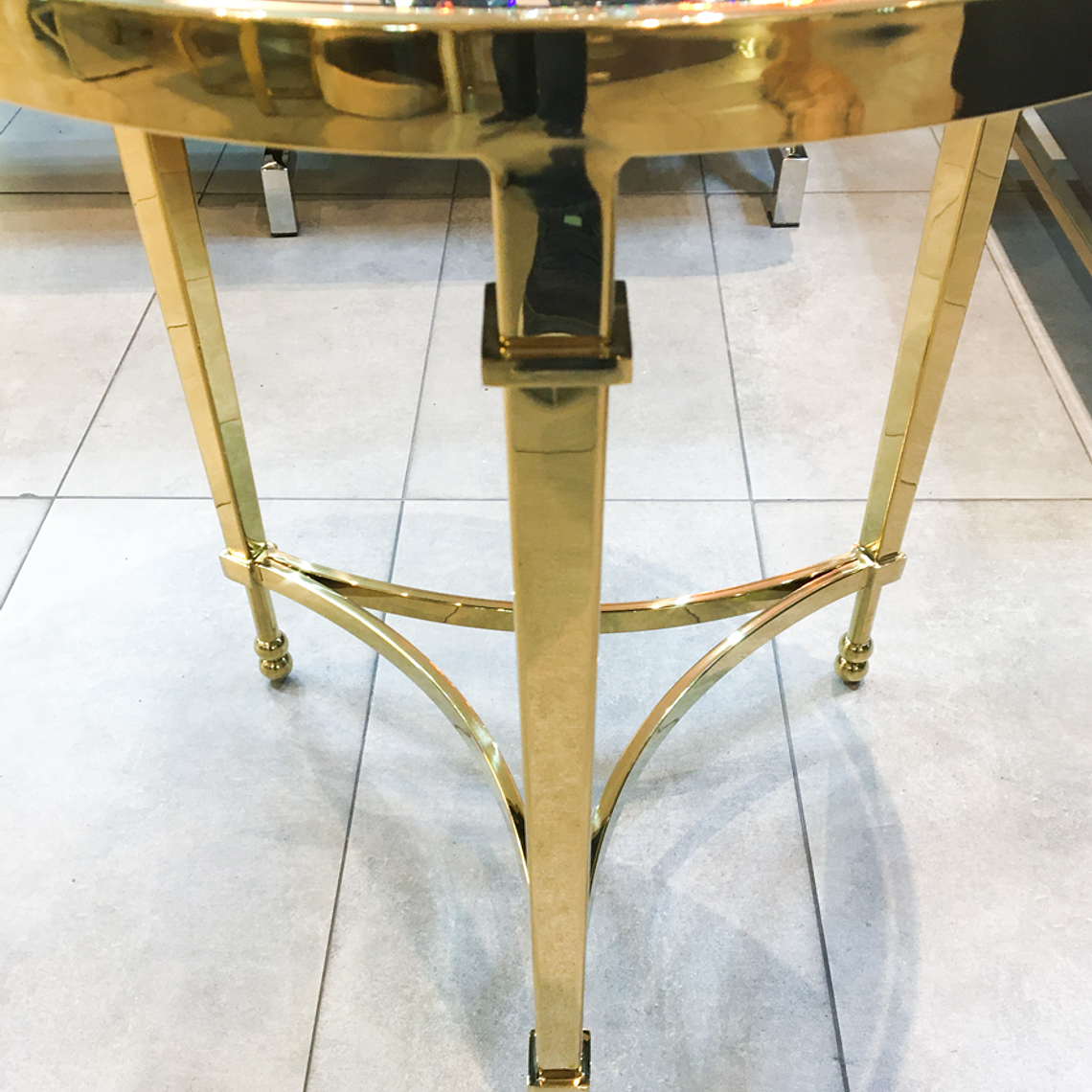 Mesa lateral Windsor 3