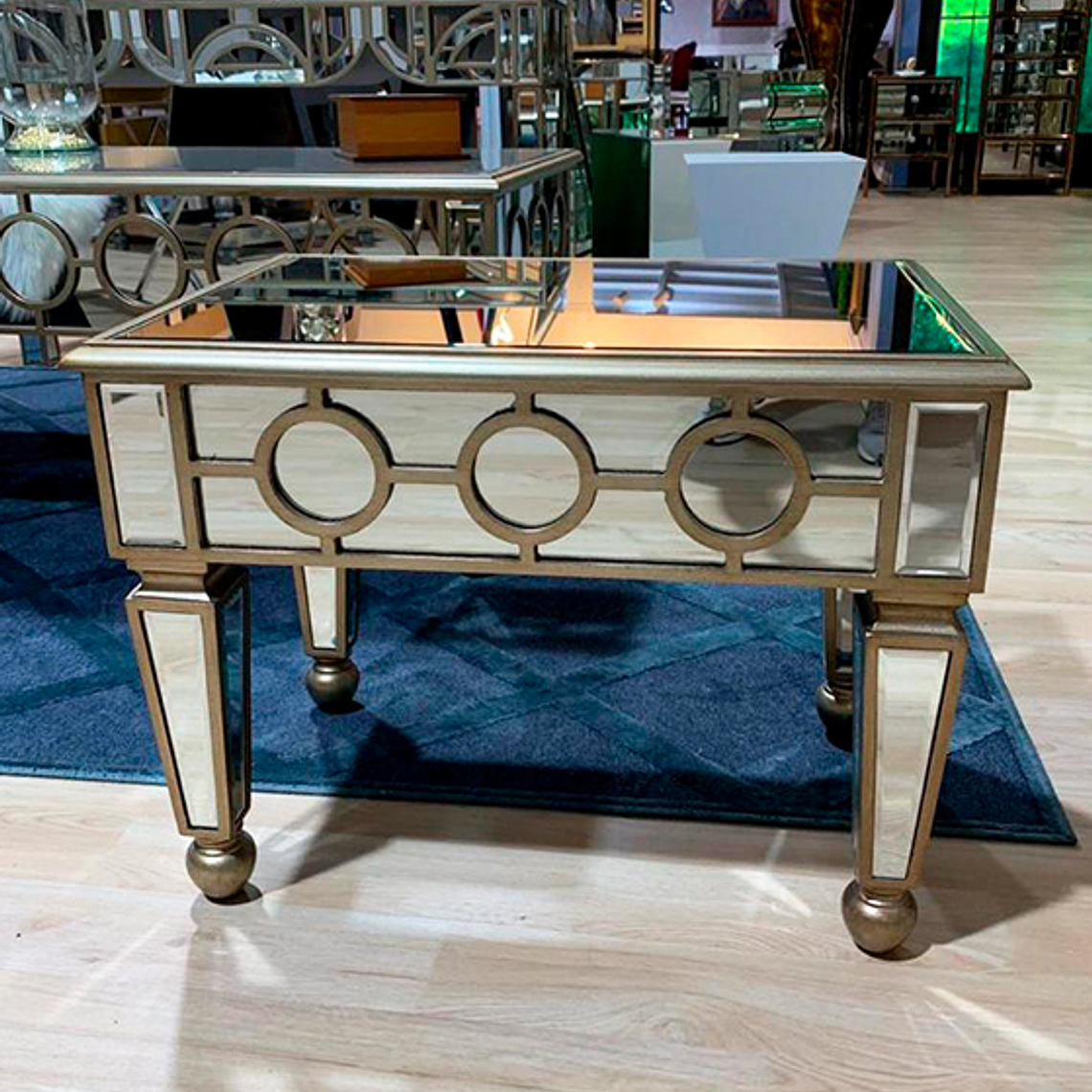 Mesa lateral Bombay  1