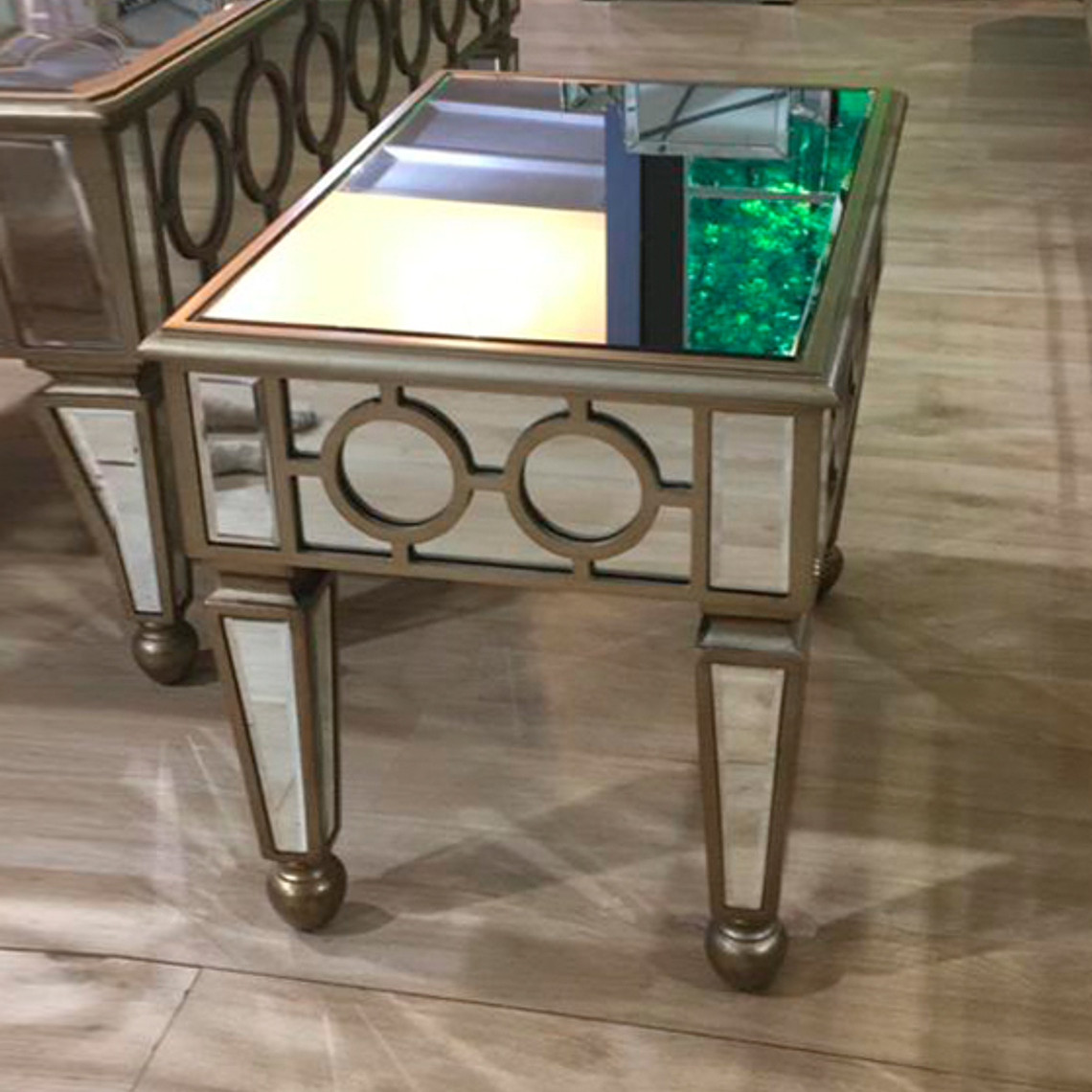 Mesa lateral Bombay  2