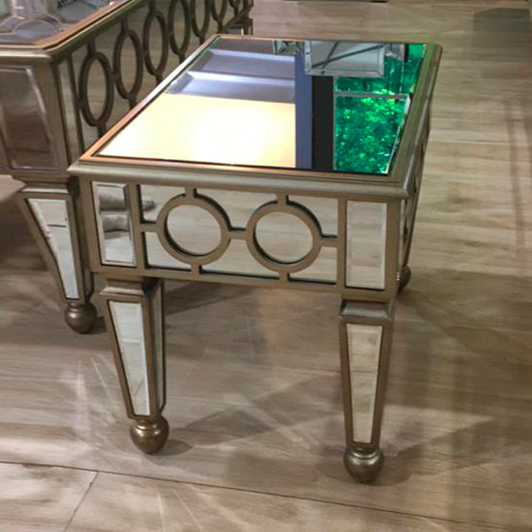 Mesa lateral Bombay  2