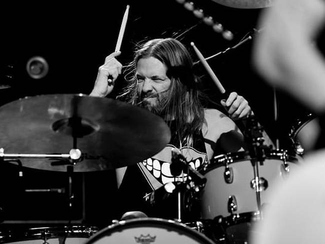 Taylor Hawkins, baterista de Foo Fighters, ha muerto.