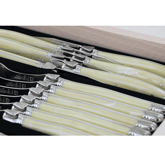 Set de 24 cubiertos Laguiole by Andre Verdier color Hueso