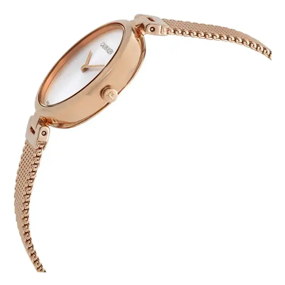 Reloj a cuarzo Calvin Klein para dama; modelo K8G23626, en tono oro rosa.