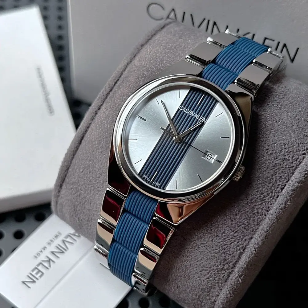 Reloj a cuarzo suizo Clavin Klein, unisex. Modelo K9E231VX