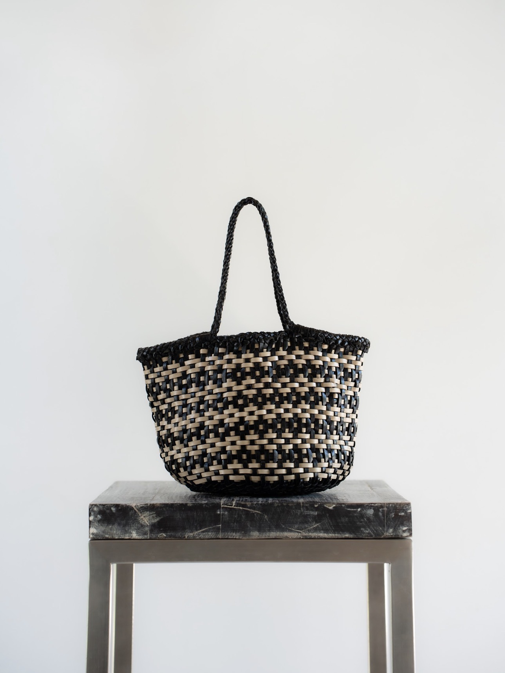 Terra - Black / Ivory  1