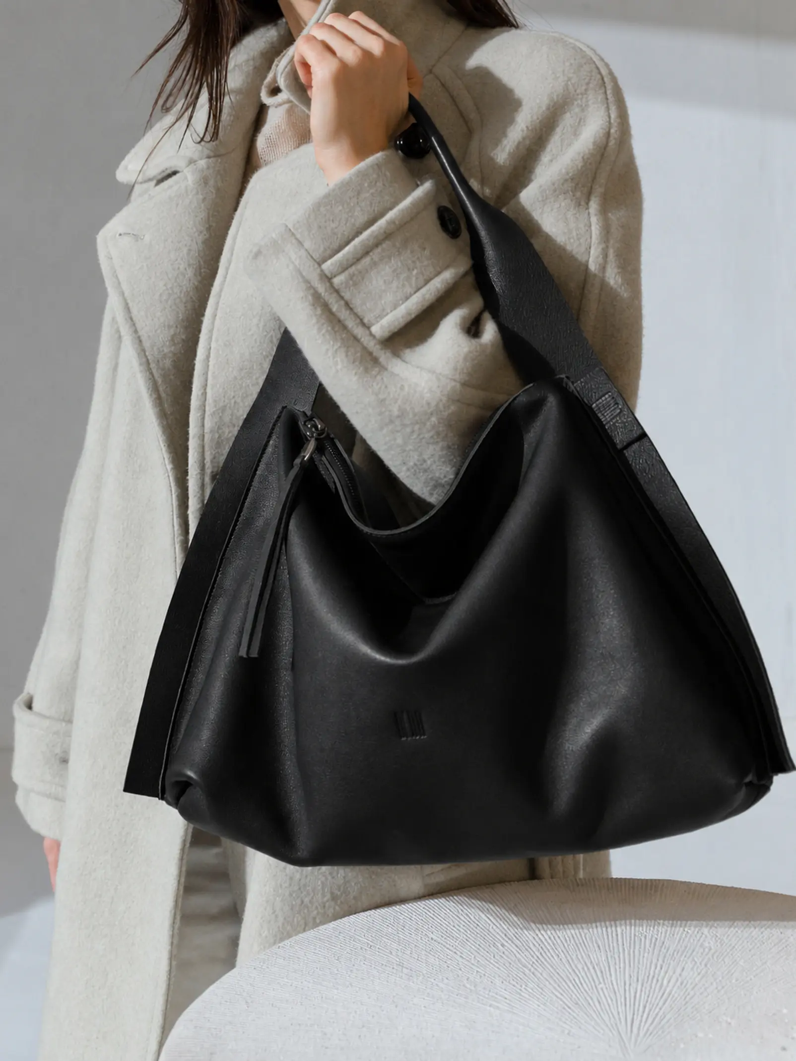 Vienna I - Black  1