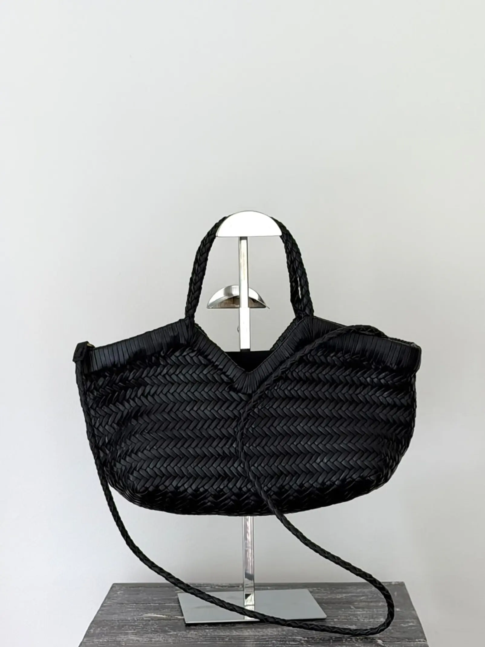 Cloe - Black