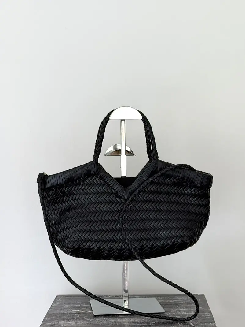 Cloe - Black
