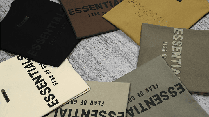 Polera Essentials Negra 3D 4