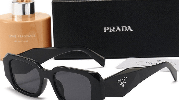 Gafas Prada negras 1