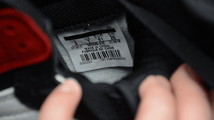 Jordan 1 mid bred toe 7