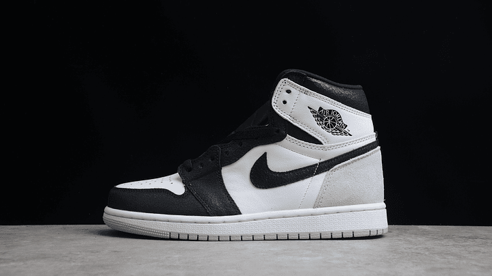 Jordan 1 High OG Stage Haze 1