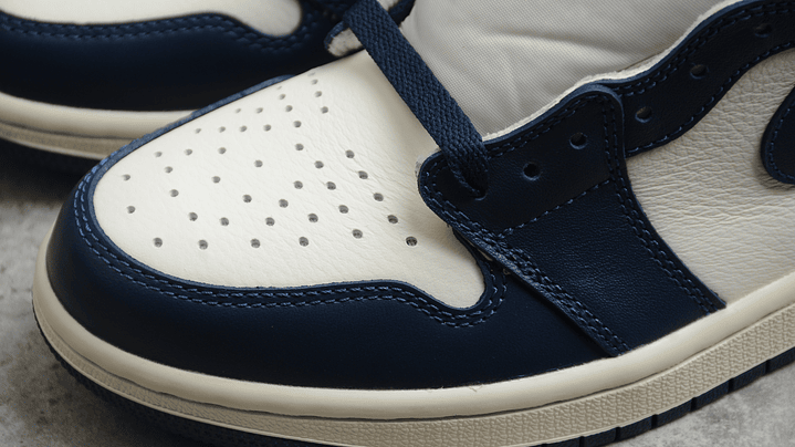 Jordan 1 High Obsidian University Blue 4