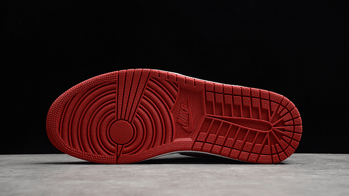 Jordan 1 High Bloodline 6