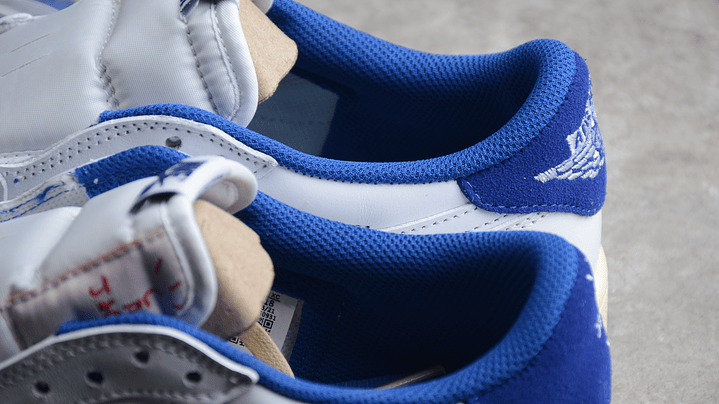 Jordan 1 low x Travis Scott 4