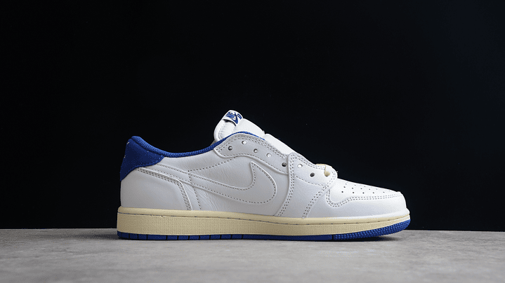 Jordan 1 low x Travis Scott 2