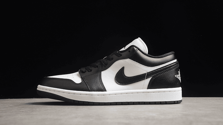 Jordan 1 Low Panda 1