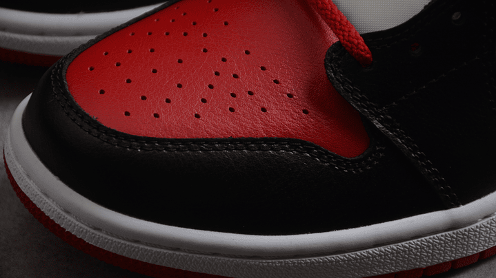 jordan 1 mid Alternate Bred toe 5