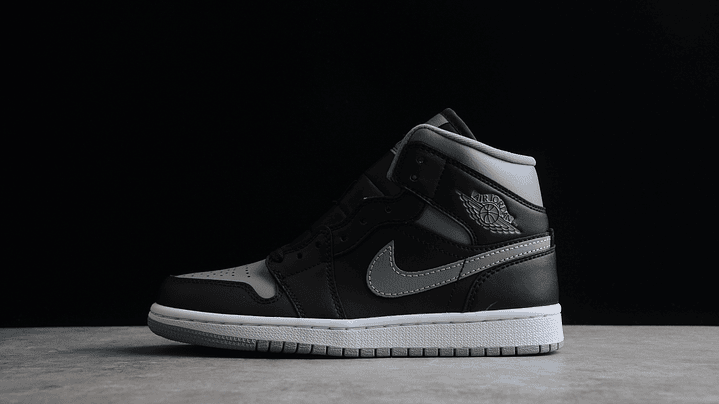 Jordan 1 mid shadow 1