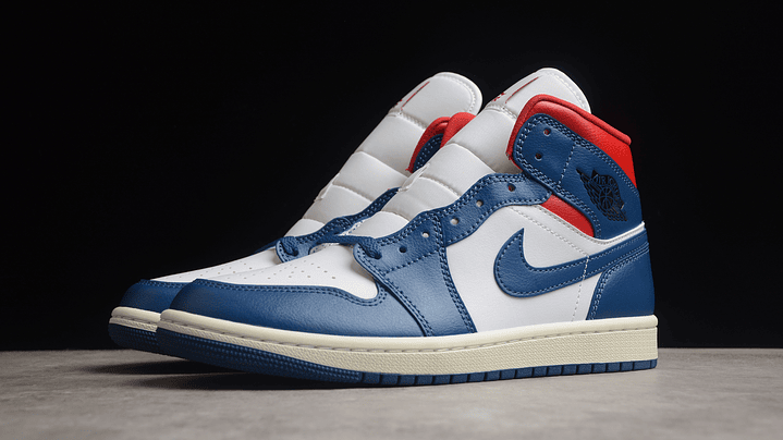 Jordan 1 mid french blue gym red 2