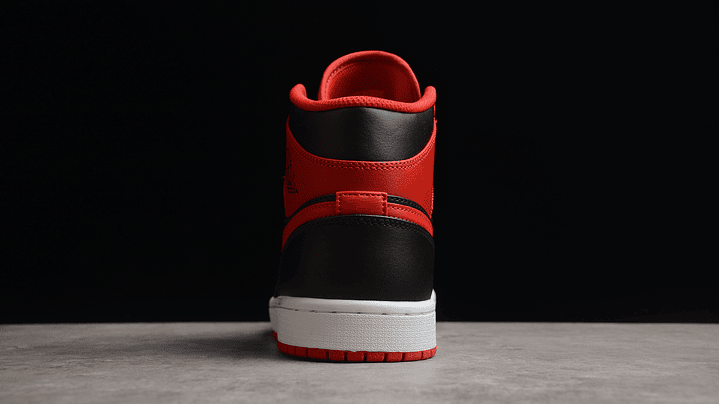 Jordan 1 mid alternate bred 3