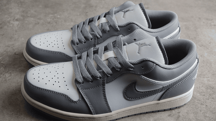 Jordan 1 low vintage grey 4
