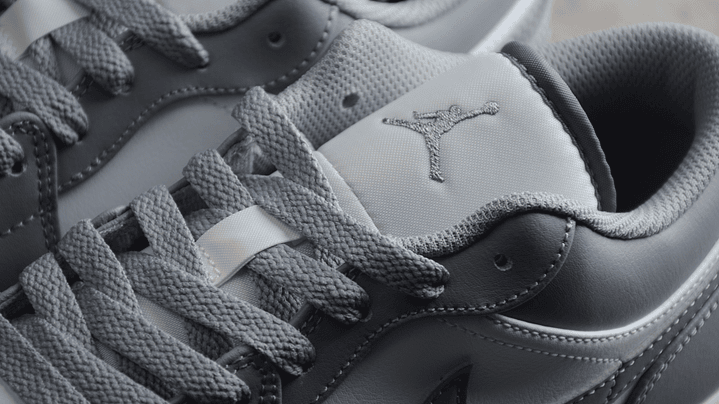 Jordan 1 low vintage grey 6