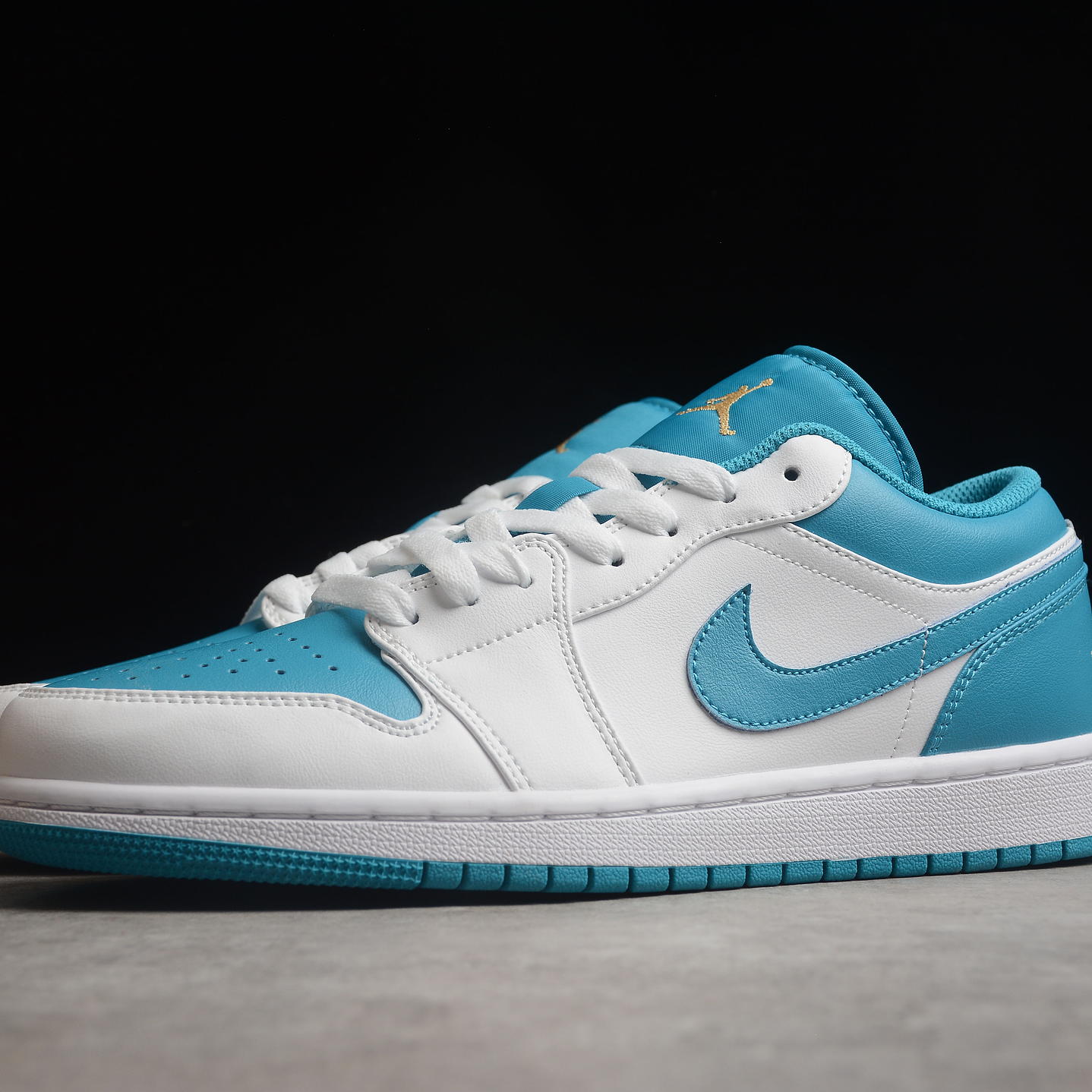 Jordan 1 low aquatone 2