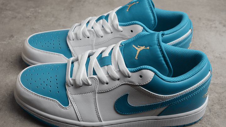 Jordan 1 low aquatone 4