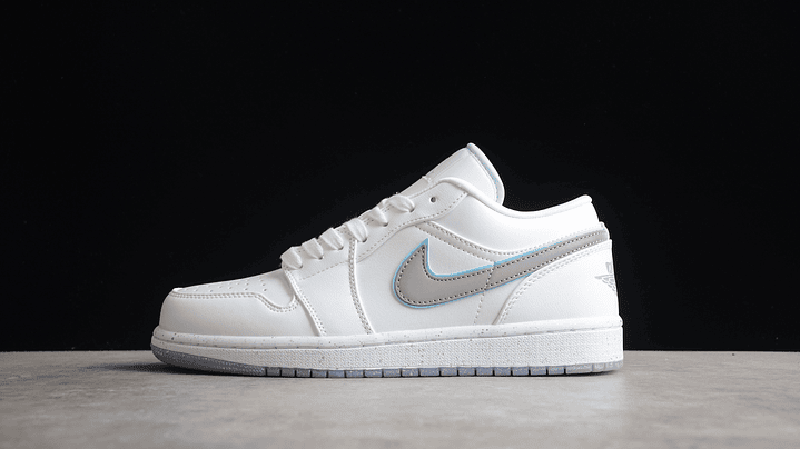 jordan 1 low dare to fly 1