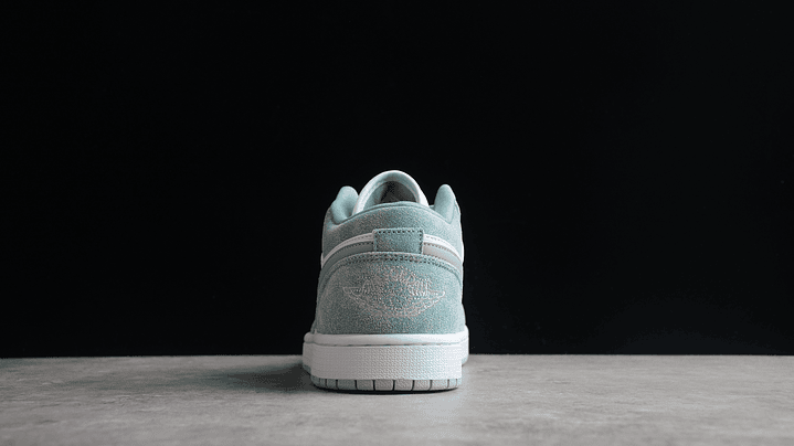 jordan 1 low new emerald 3