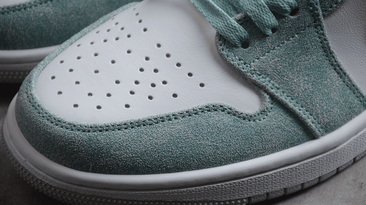 jordan 1 low new emerald 5