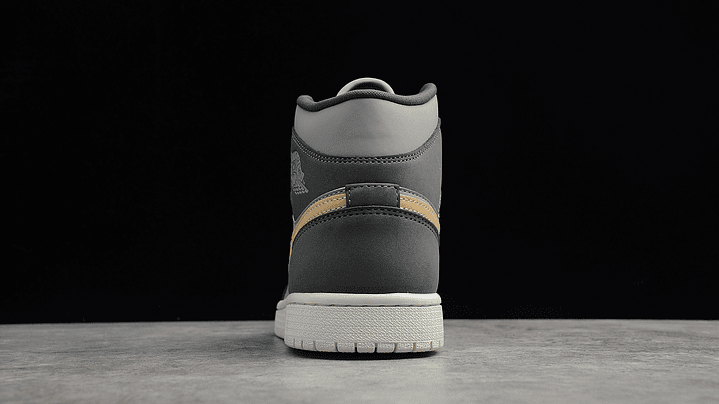 Jordan 1 mid grey onyx 3