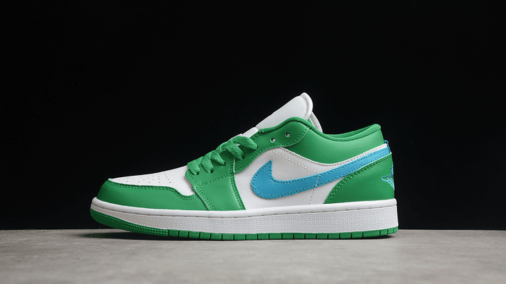 Jordan 1  low lucky green aquatone 1