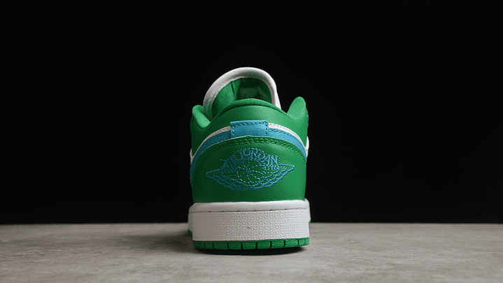 Jordan 1  low lucky green aquatone 3