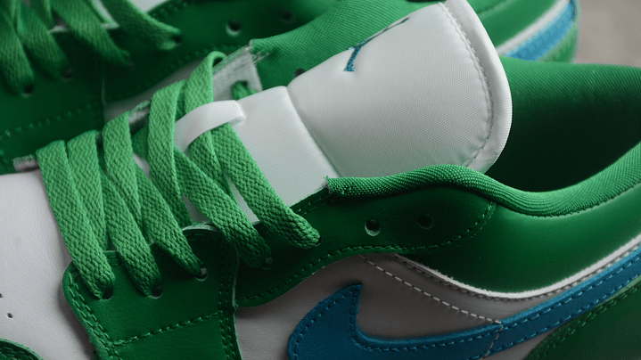 Jordan 1  low lucky green aquatone 6