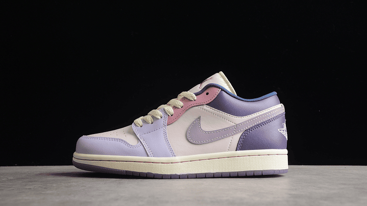 Jordan 1 low pastel plum 1