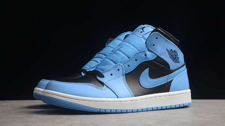 Jordan 1 mid university blue black 2