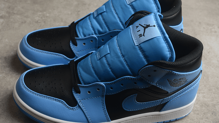 Jordan 1 mid university blue black 4